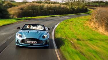 Aston Martin DB12 Volante